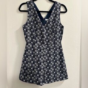 BCBGeneration size 4 romper dress blue gray patterned tank top formal v neck